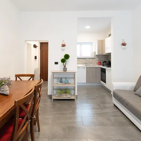 Light Stadium Apartman *